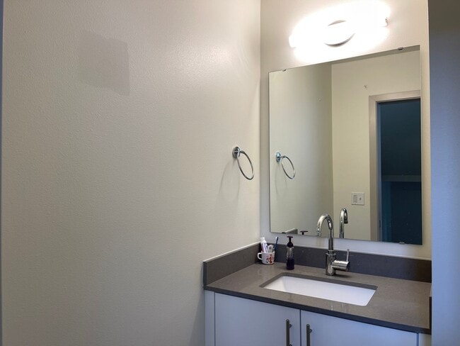 Building Photo - CLICK "REQUEST A TOUR" NOW!