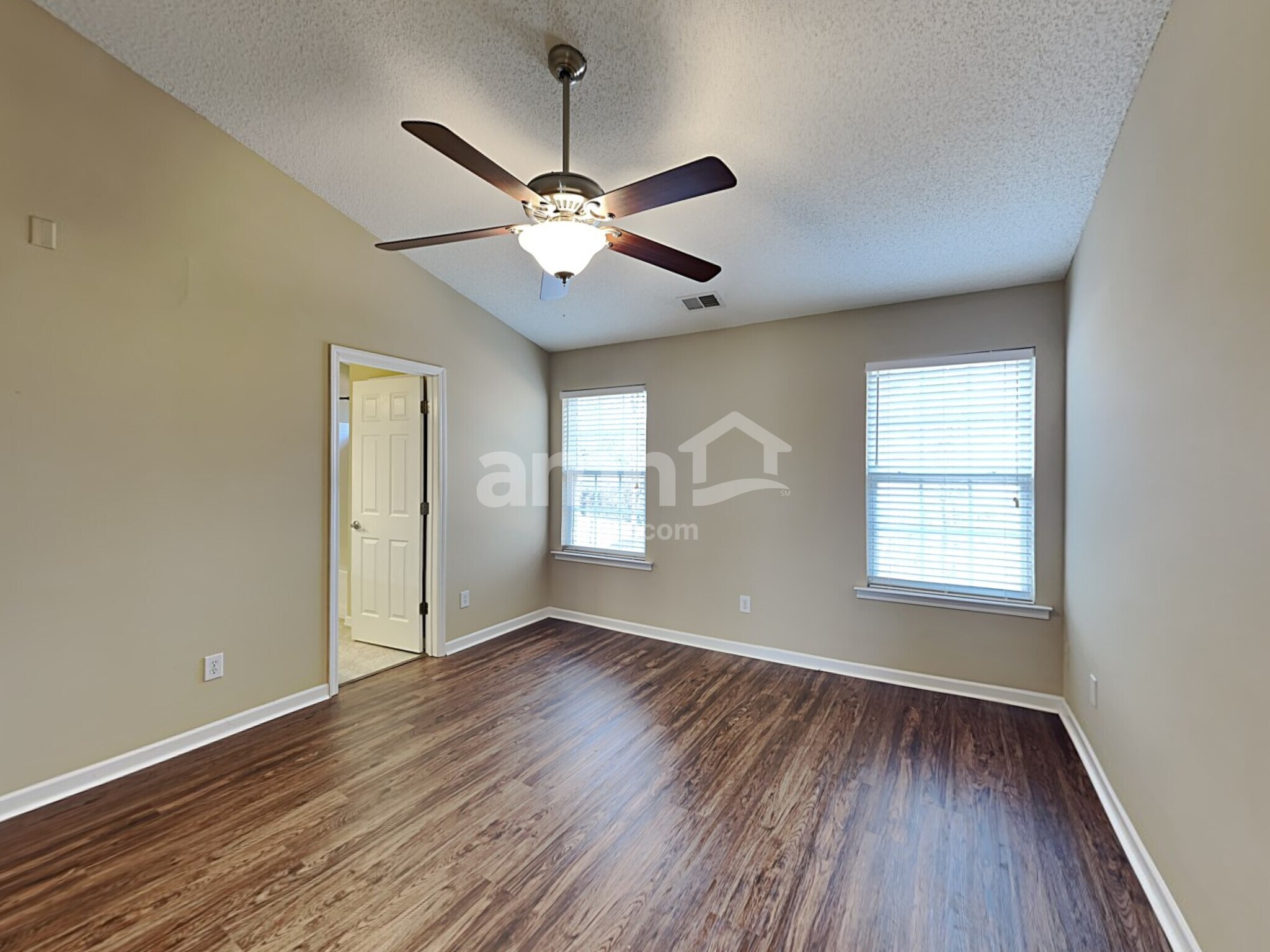 Building Photo - 8836 Laurel Run Dr
