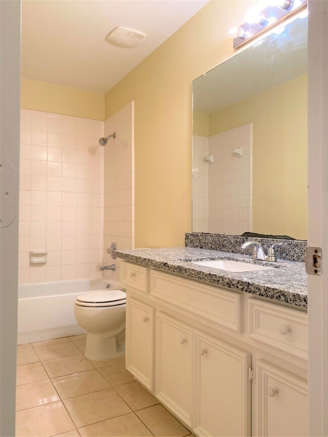 Building Photo - 12715 S Bayberry Bend Cir Dr