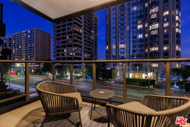 Building Photo - 10777 Wilshire Blvd