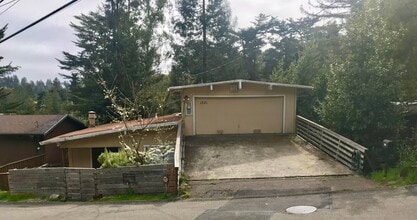 Building Photo - 1721 Arrowhead Dr