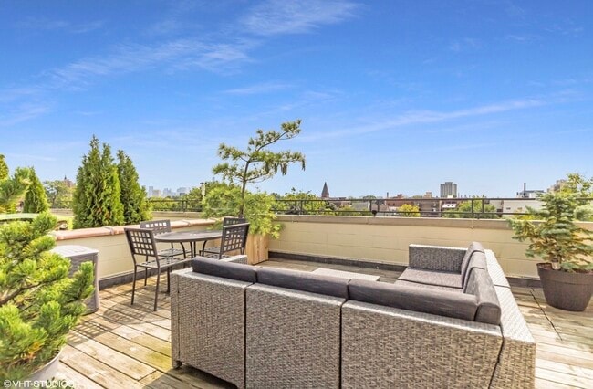 Building Photo - 2251 W Wabansia Ave