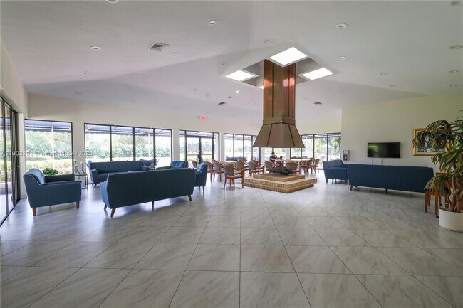 Building Photo - 6620 Boca Del Mar Dr