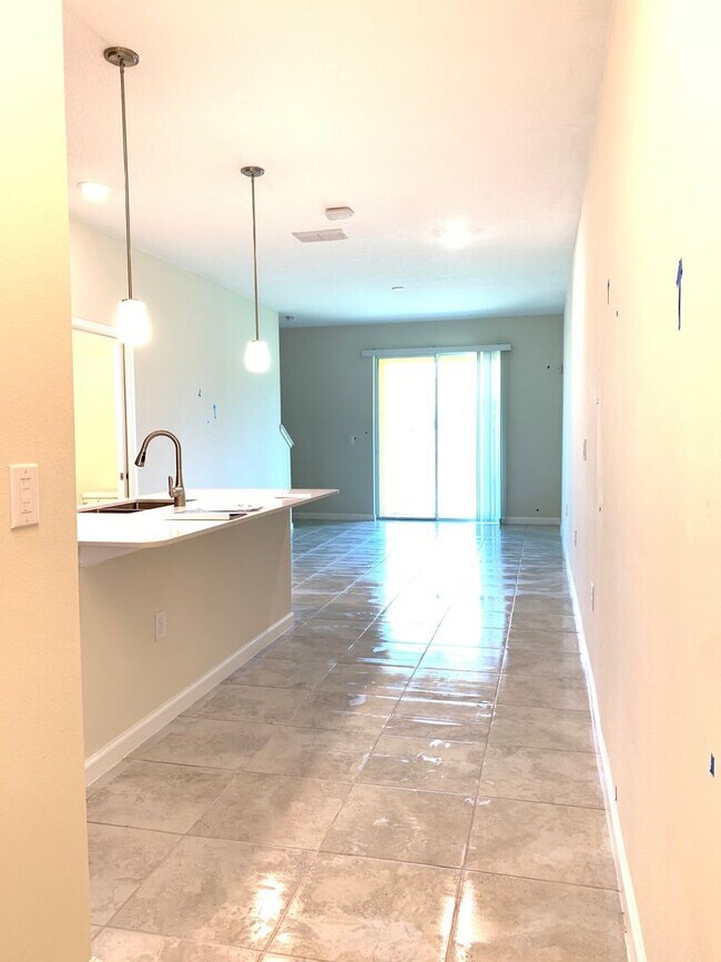 Building Photo - Awesome Townhome for rent