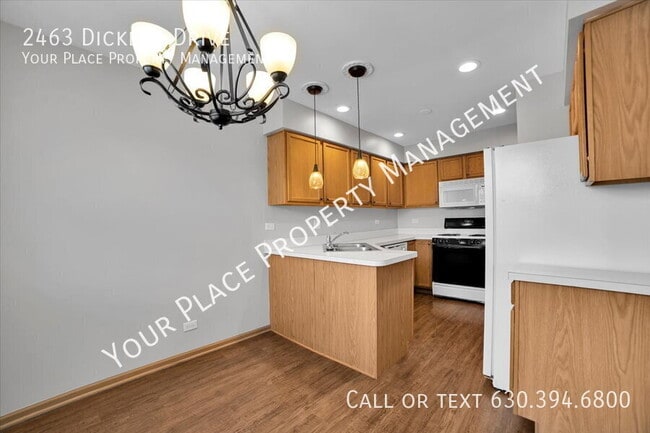 Building Photo - 2463 Dickens Dr