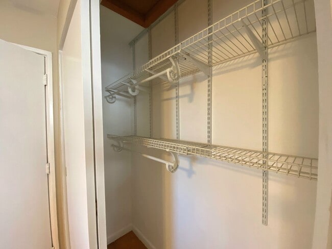 Building Photo - 2237 Wentworth Ave