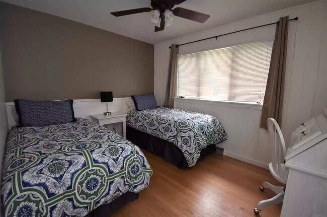 Building Photo - "Hoosier Daddy"- This fully furnished, turn-key, 6bd/2ba house