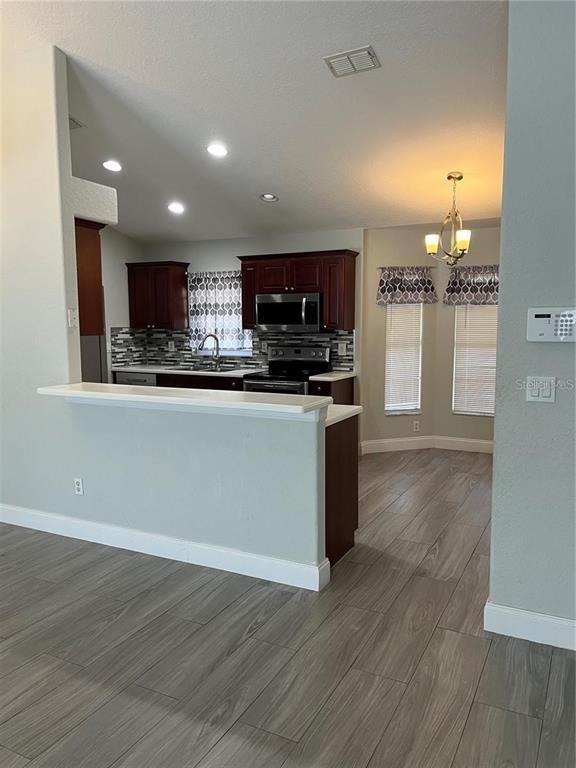 Building Photo - 3350 Countryside View Dr