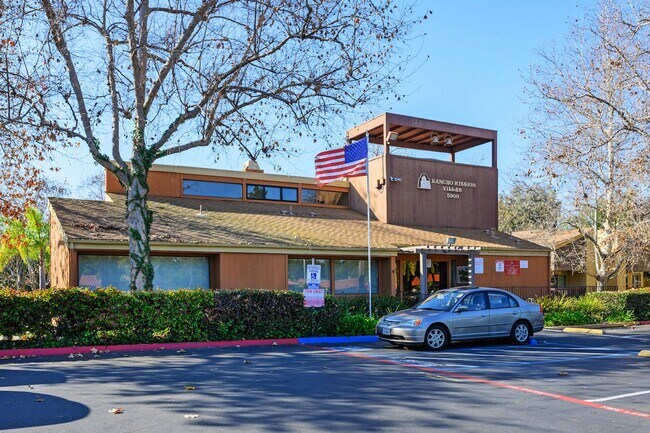Building Photo - Mission Valley 1 BR/1 BA Condominium at Ra...