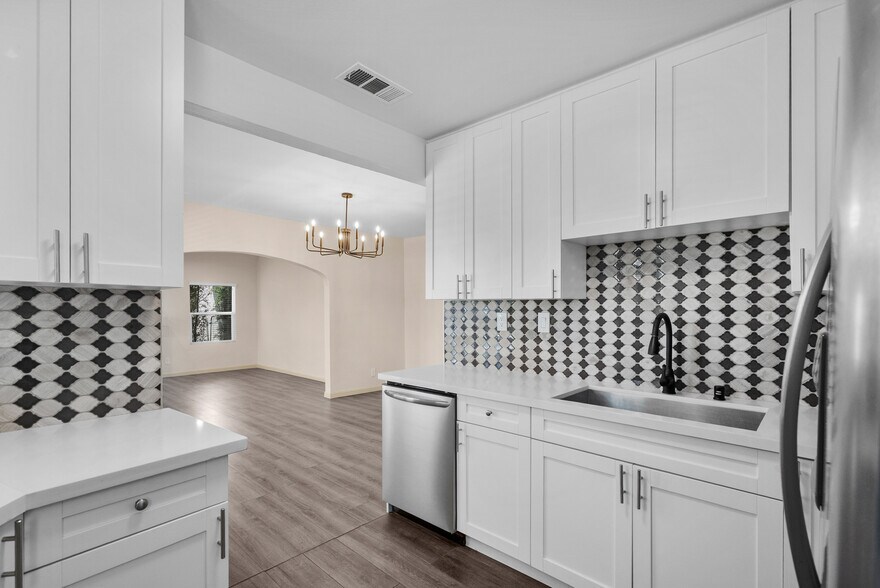 Building Photo - 4417 W 29th St