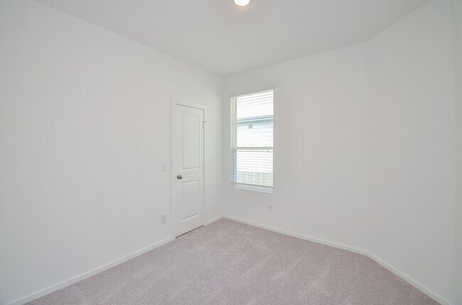 Building Photo - 23014 Deanston Dr