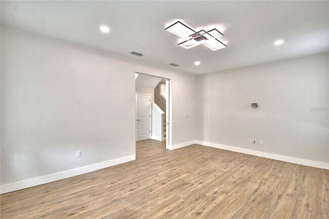 Building Photo - 2673 Calistoga Ave