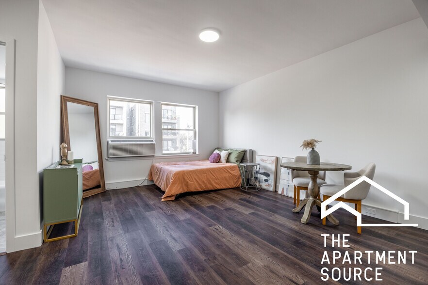 Building Photo - 1555 W Hollywood Ave