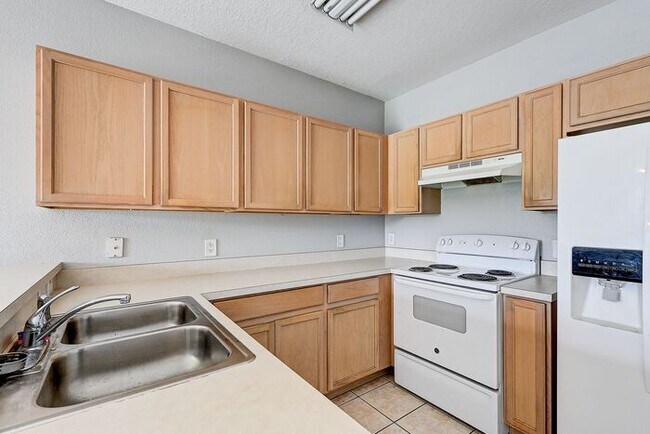 Building Photo - Land O'Lakes 3 Bed/2.5 Bath Townhome for L...