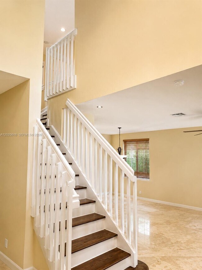 Building Photo - 1319 Croton Ct