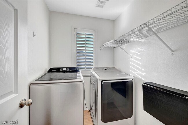 Building Photo - 514 Eresma St