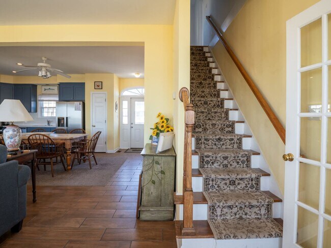 Building Photo - On Porpoise @ 36 Porpoise Place