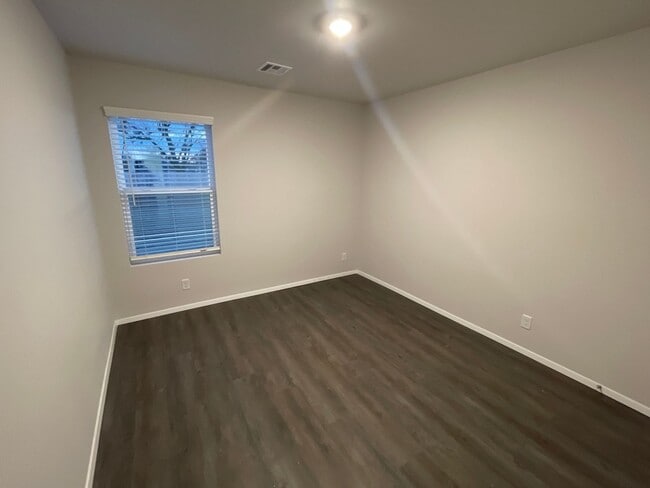 Building Photo - *Pre-leasing* Three Bedroom | Two Bath Hom...