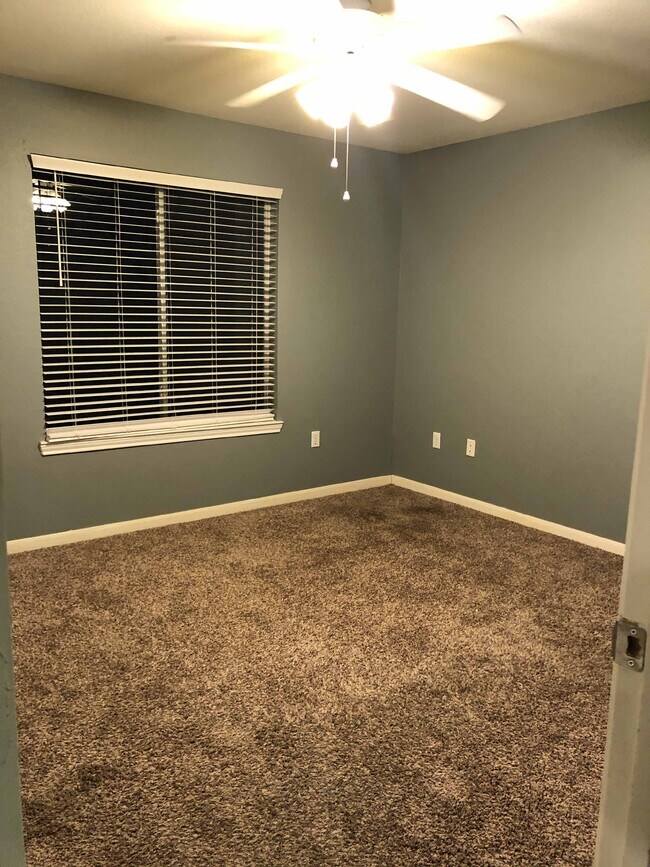 Bedroom 4 - 521 Southwest Pkwy