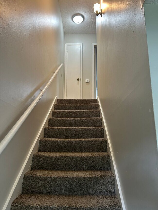 Building Photo - 3772 Hyacinth Dr