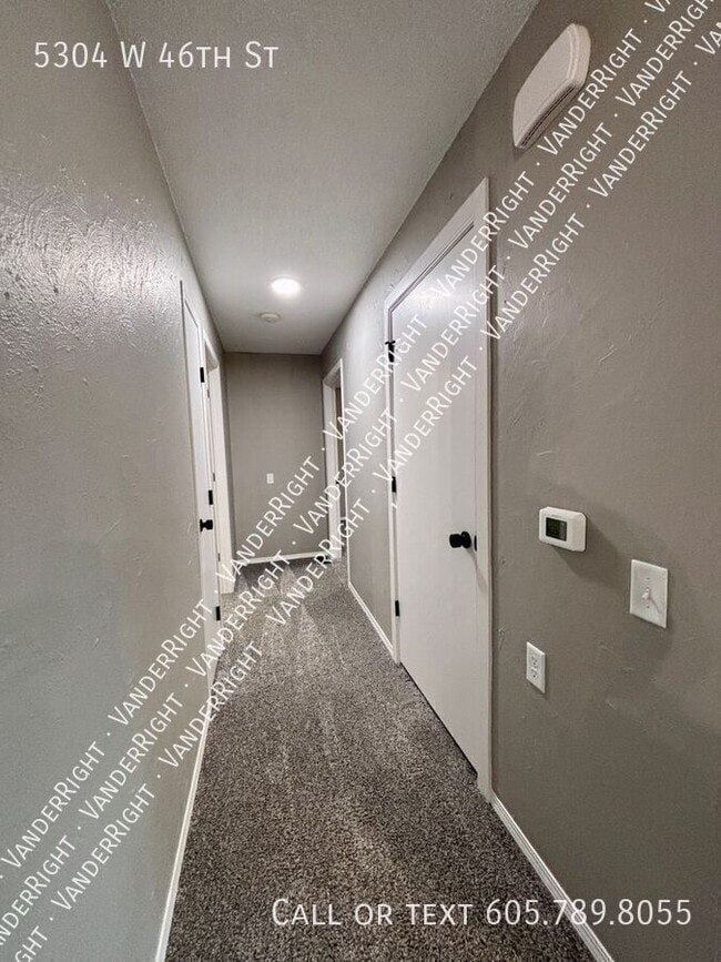 Building Photo - 5304 W 46th St