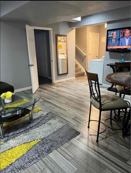 Building Photo - 4108 Liverpool St