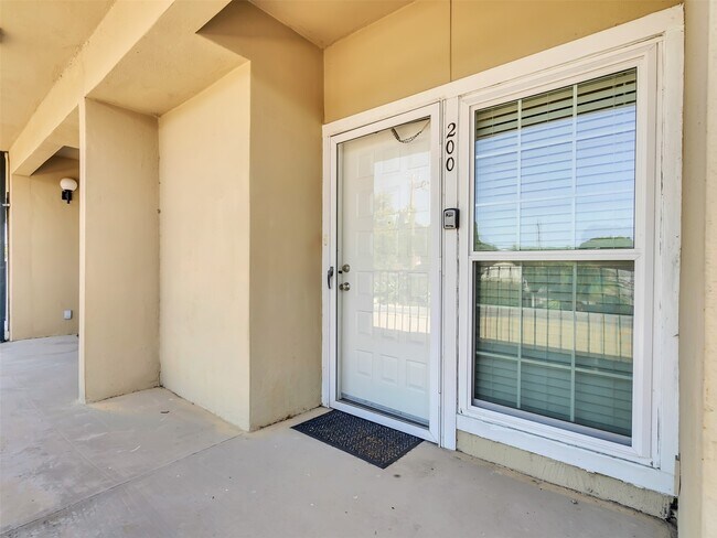 Building Photo - 921 Marine Dr