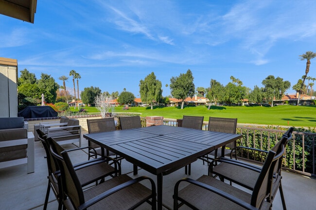 Building Photo - 236 Castellana S