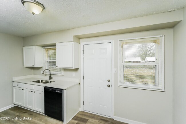 Building Photo - 5304 Rural Way