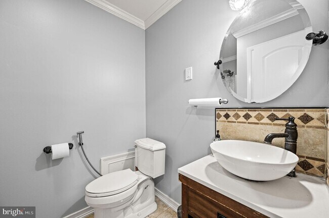 Building Photo - 25 Pennsbury Way E