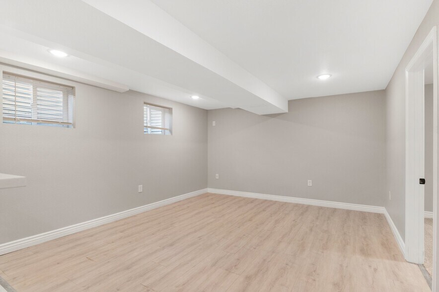 Building Photo - 12992 W Jewell Cir