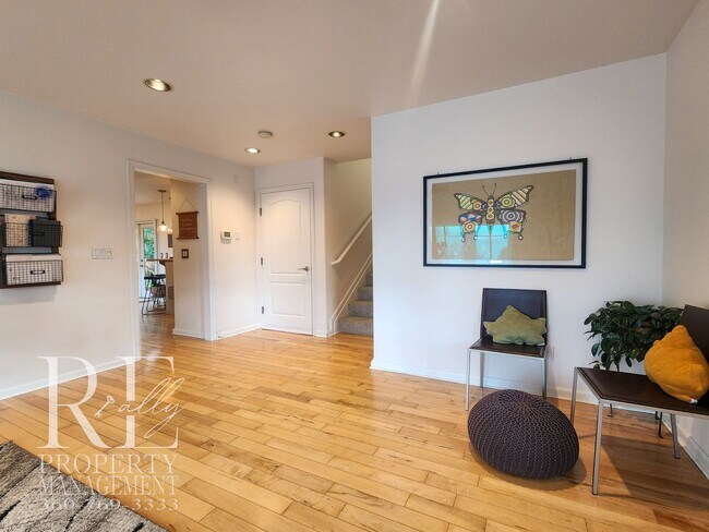 Building Photo - Light-Filled View Home with Vaulted Ceilings & Warm Wood Finishes