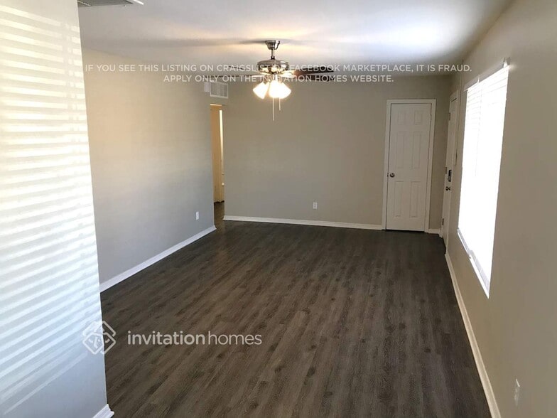 Building Photo - 1031 W 6th Pl