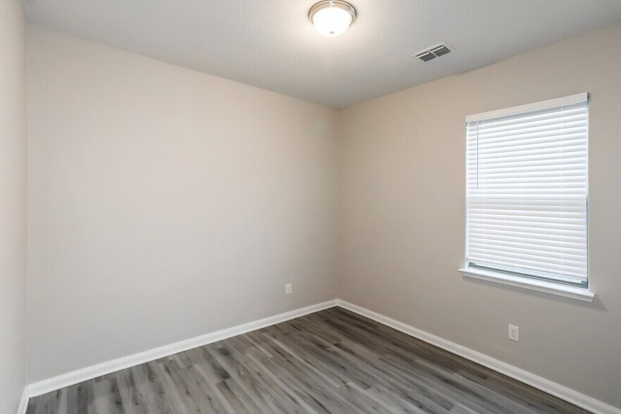 Building Photo - 209 Curt St