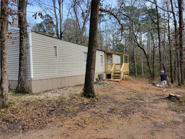 Building Photo - 511 Browns Creek Rd
