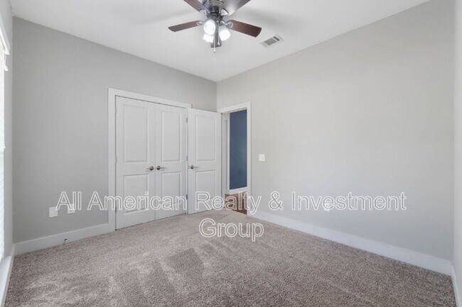 Building Photo - 4464 Goldfinch Way