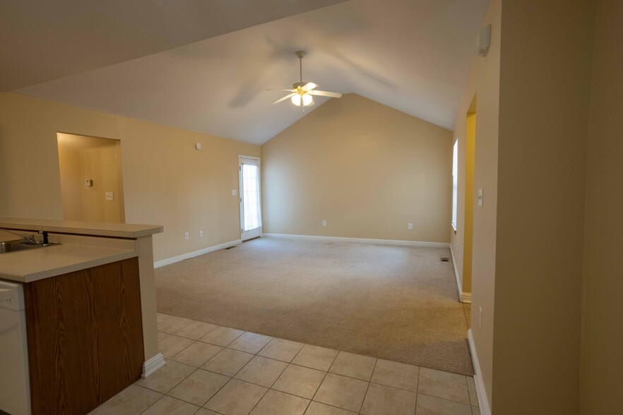 Living room - 3525 Ford Rd