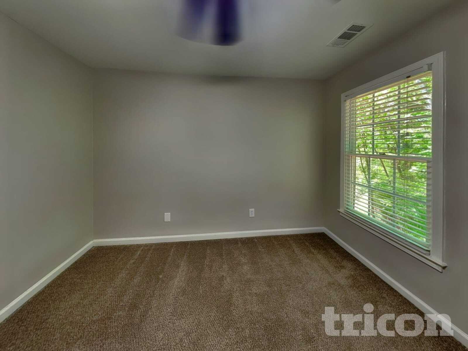 Building Photo - 1013 Chatsworth Ln