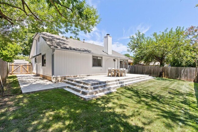 Building Photo - 8701 Palace Pkwy