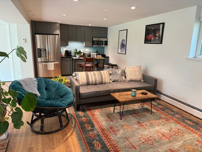 Building Photo - large modern home with big backyard, peace...