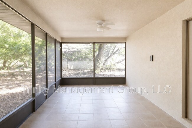 Building Photo - 1411 Deborah Dr