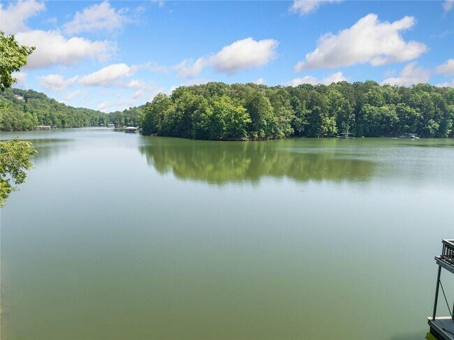 Building Photo - 5281 Laurel Ln