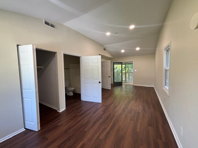 Building Photo - 6200 Ridge Rd