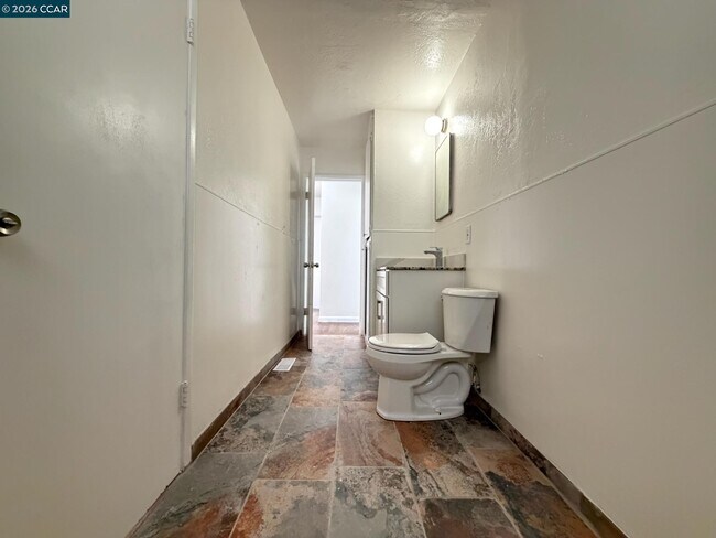 Building Photo - 551 5th St