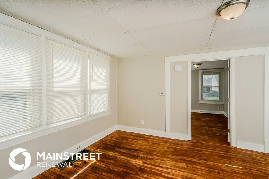 Building Photo - 409 S 39th St