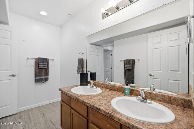 Building Photo - 2929 N 39th St