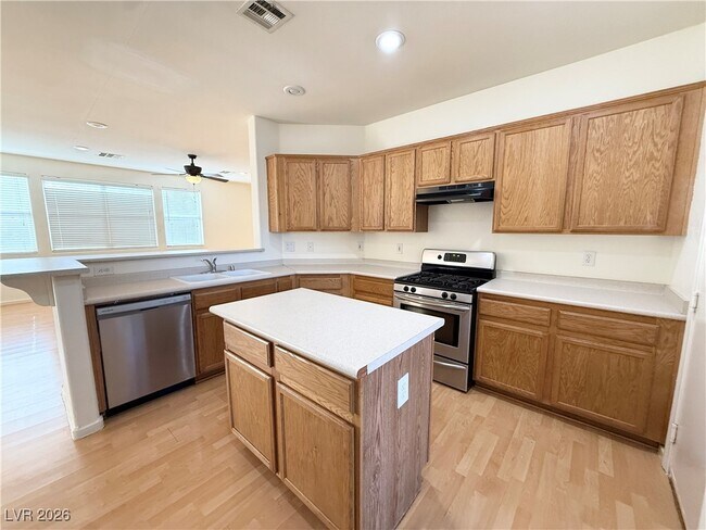 Building Photo - 9623 W Post Rd