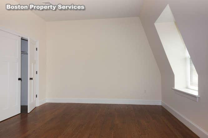 Building Photo - 463 Commonwealth Ave