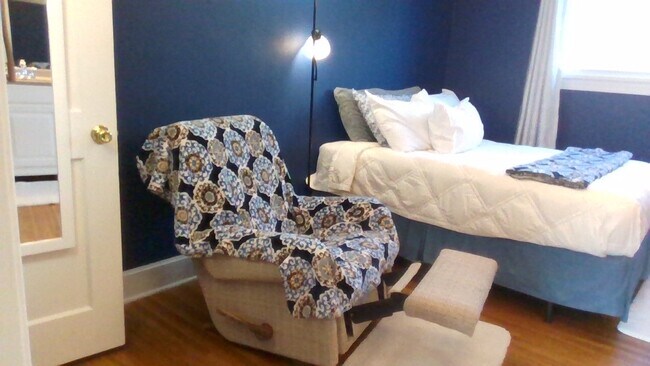 recliner rocker & bed - 102 W College St