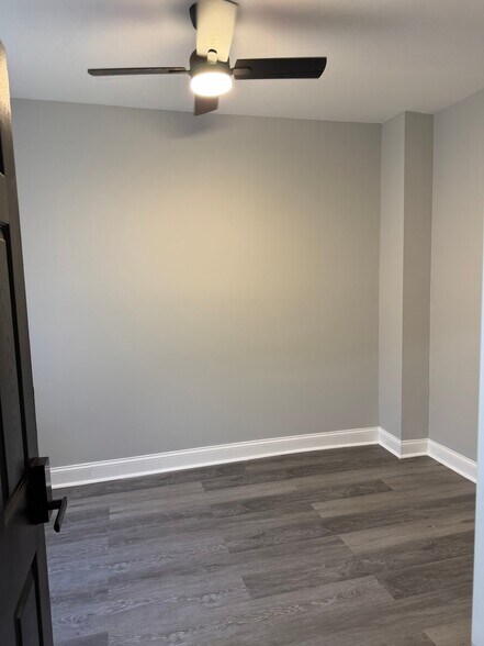 Building Photo - 3317 Ravenwood Ave